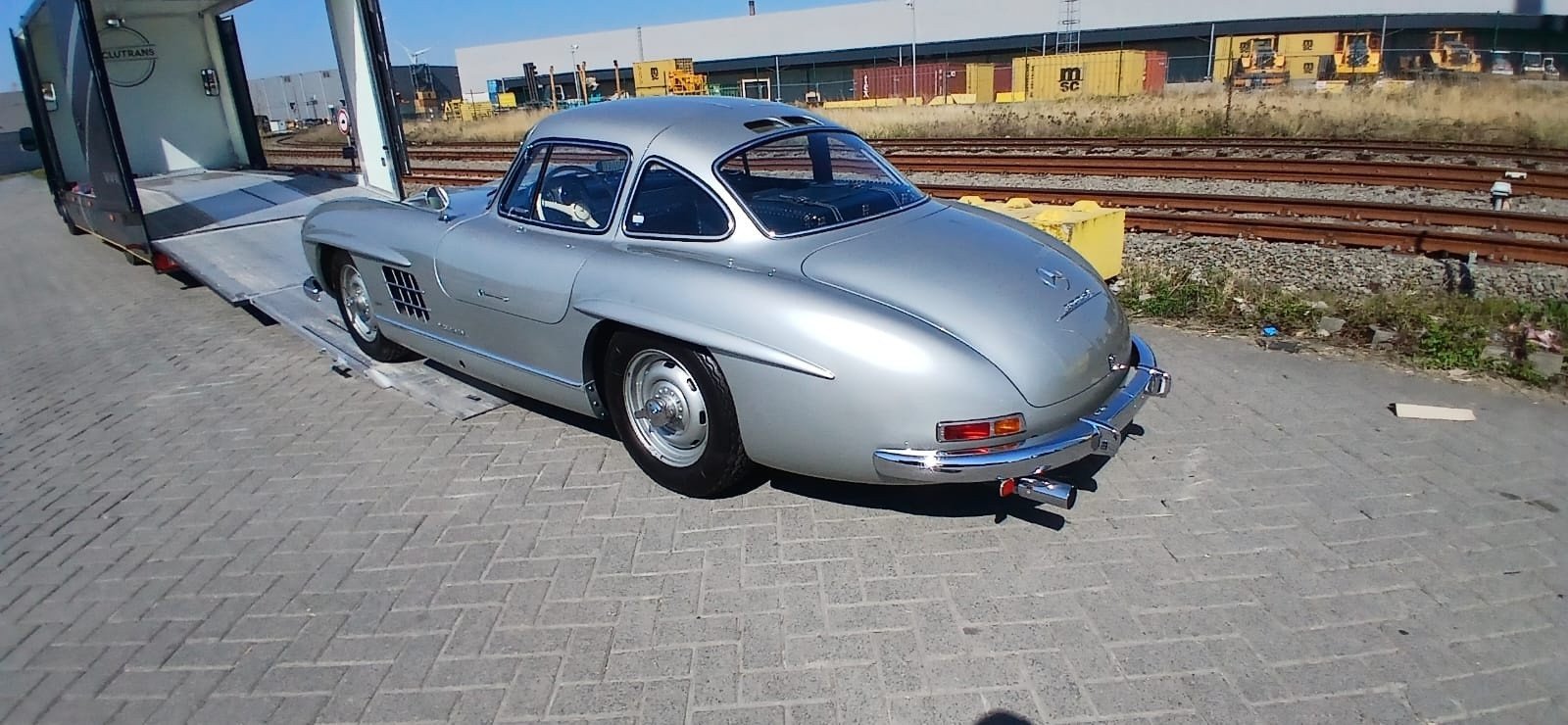 Bentri coordinates global automotive movements from Antwerp: vehicles, machinery and parts with accurate planning, safe handling and reliable partners.