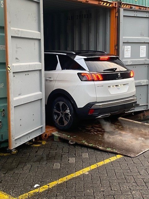 Bentri coordinates global automotive movements from Antwerp: vehicles, machinery and parts with accurate planning, safe handling and reliable partners.