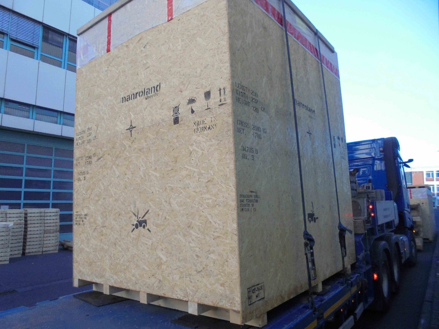 Efficient FCL and LCL shipping with one steady contact. Bentri manages planning, packing, customs and documentation with clear communication.