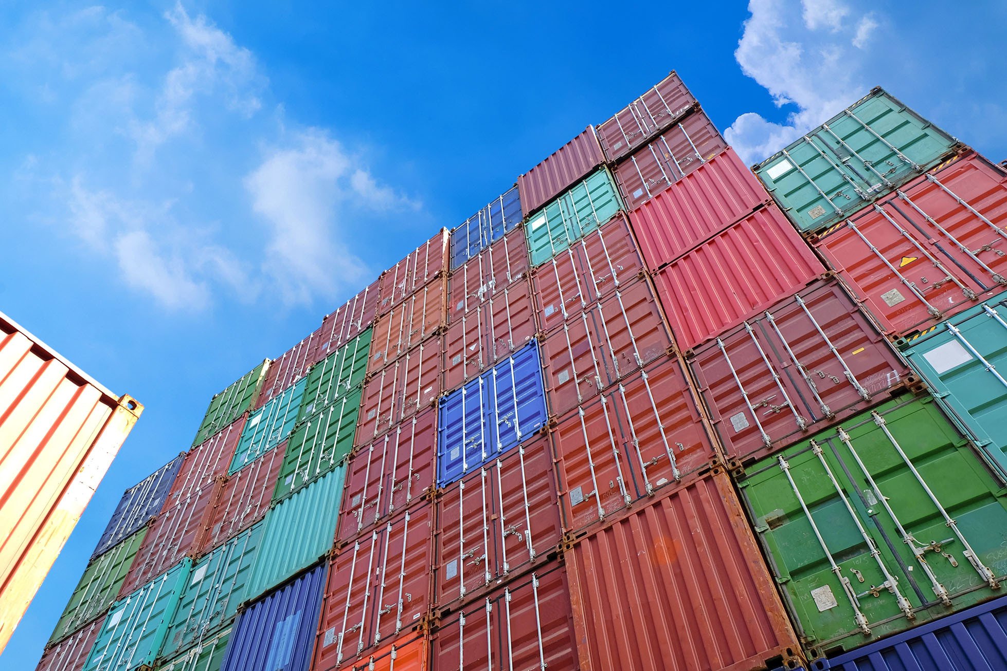 We listen, analyse, execute and stay involved. Bentri is a people-driven forwarding partner focused on clarity, reliability and steady coordination.